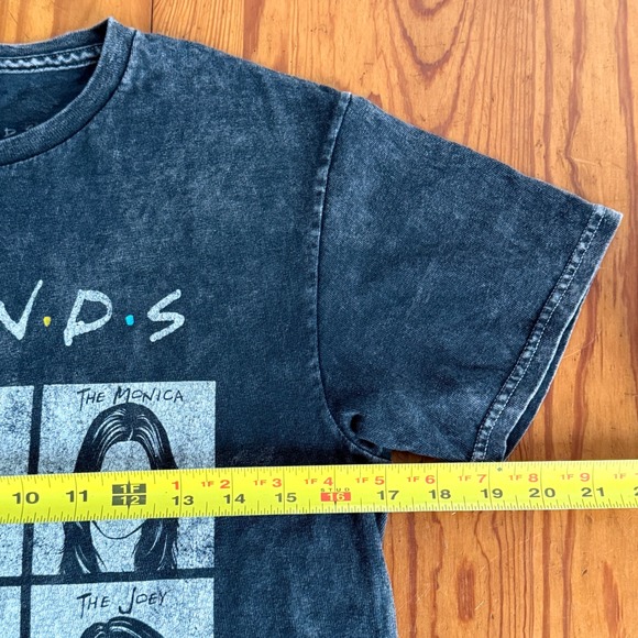 Friends Cast Graphic T-Shirt Washed Black Medium - Picture 2 of 5
